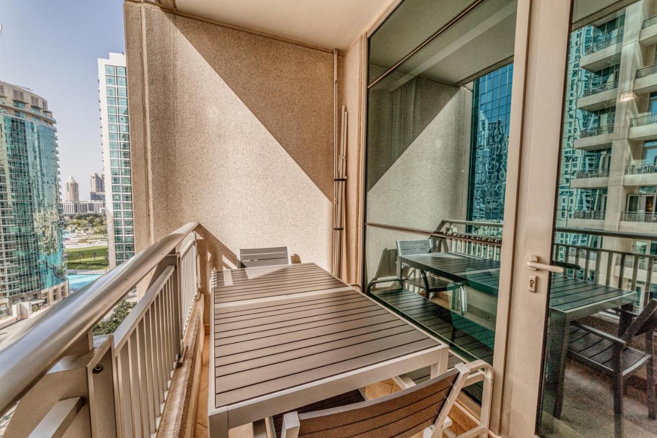 Appartamento Bellavista - Breath-Taking - 2Br - Boulevard Central Dubai Esterno foto